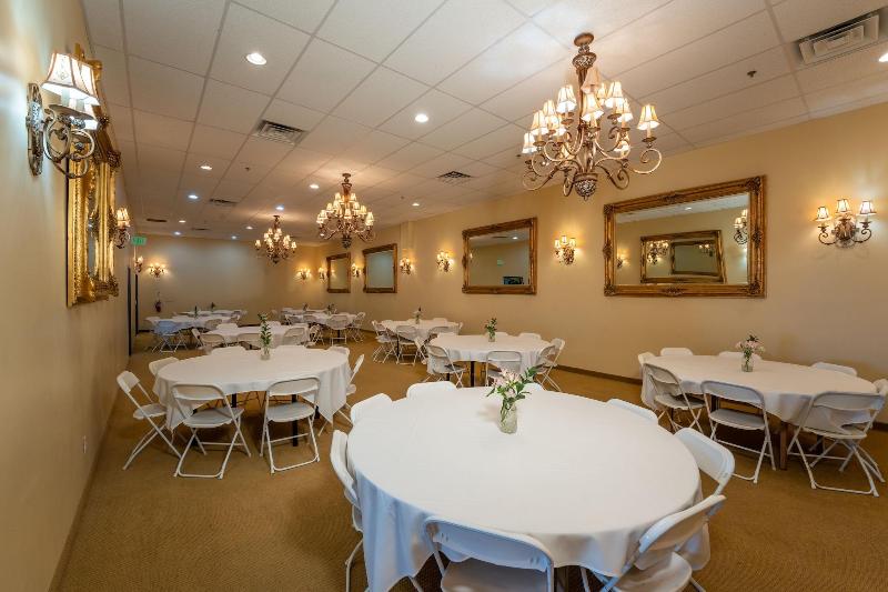 Silverland Inn And Suites image