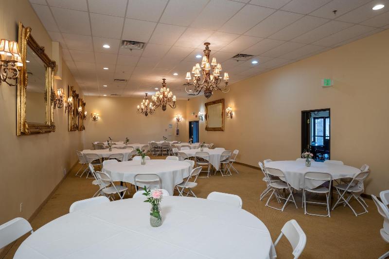 Silverland Inn And Suites image