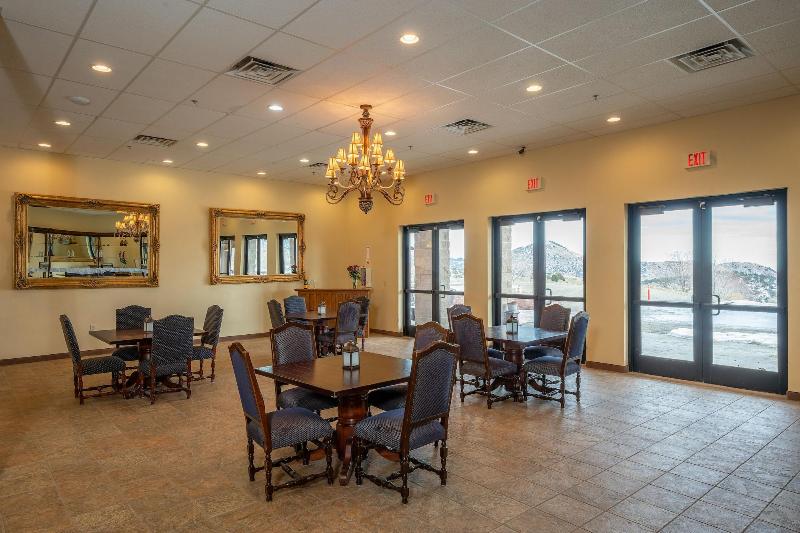 Silverland Inn And Suites image