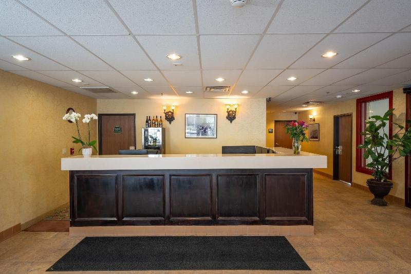 Silverland Inn And Suites image