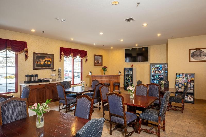 Silverland Inn And Suites image