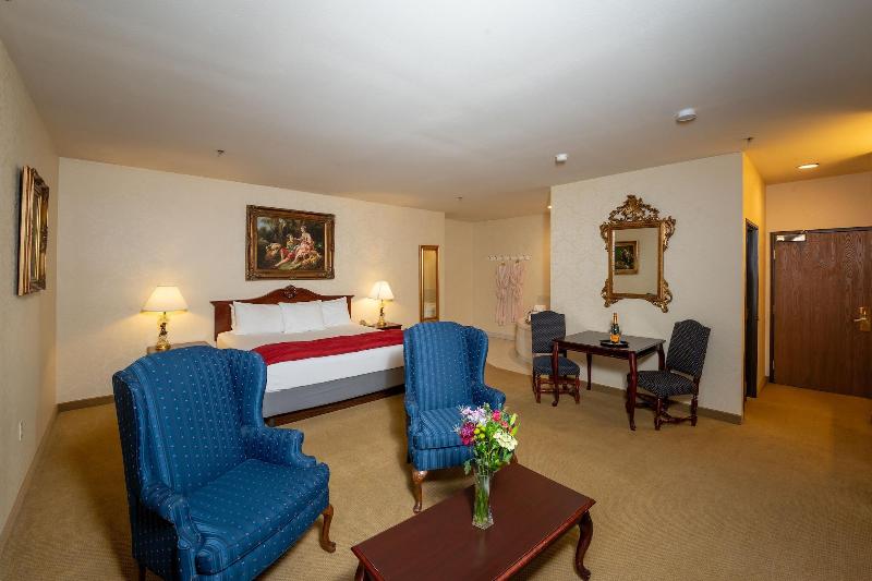 Silverland Inn And Suites image