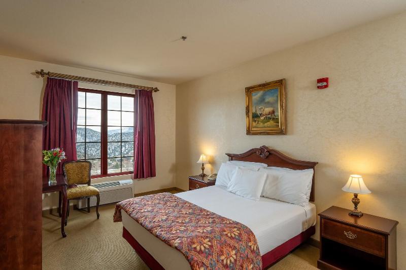Silverland Inn And Suites image