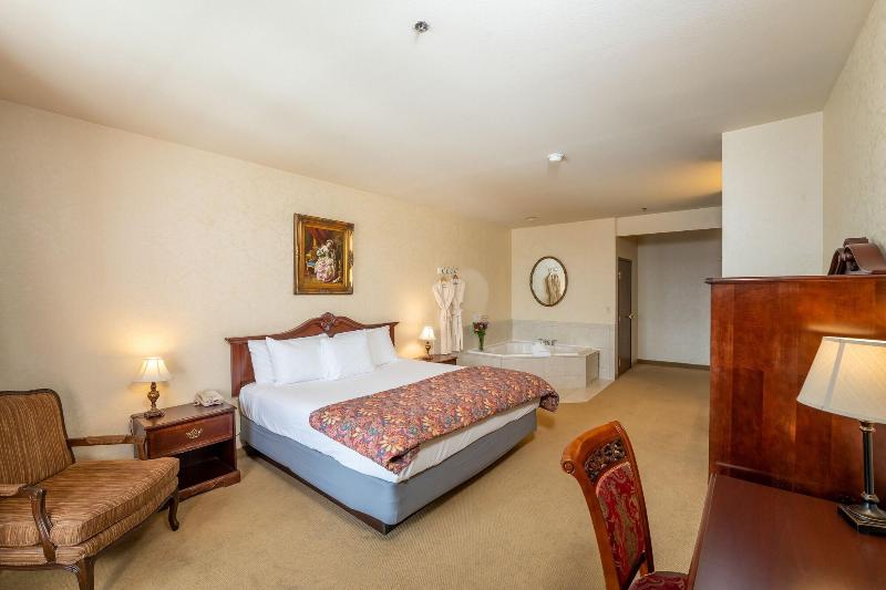 Silverland Inn And Suites image