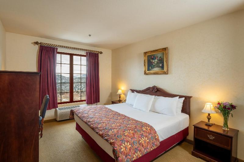 Silverland Inn And Suites image