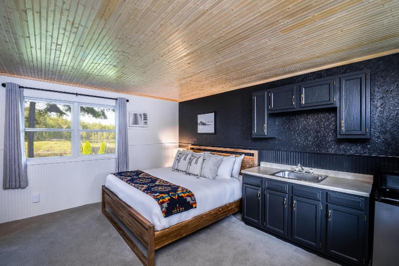 Placid Bay Hotel image