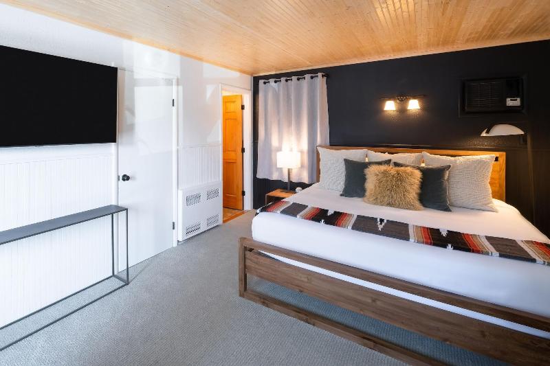 Placid Bay Hotel image