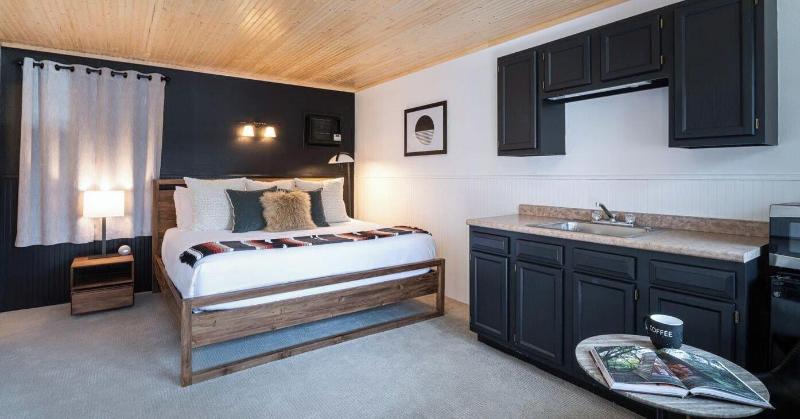Placid Bay Hotel image