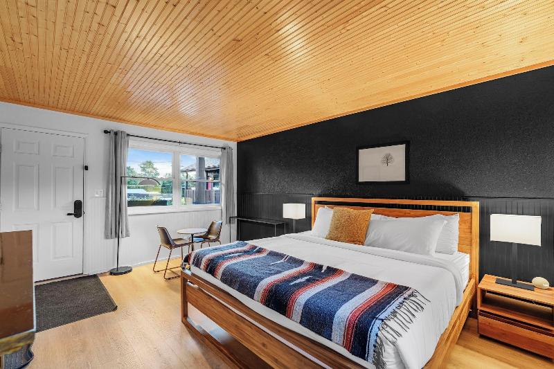 Placid Bay Hotel image