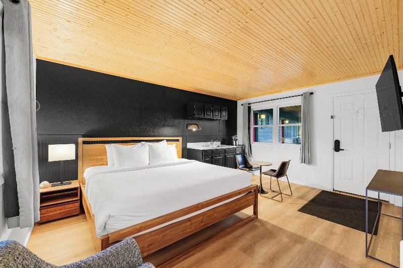 Placid Bay Hotel image