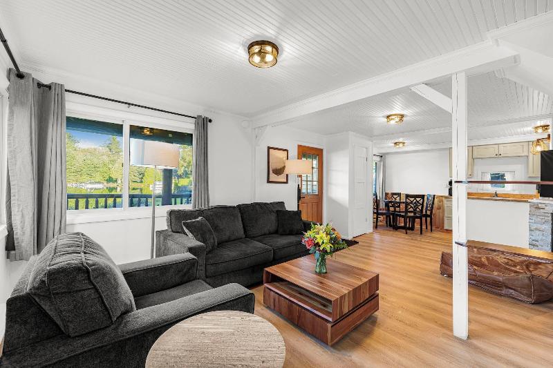 Placid Bay Hotel image