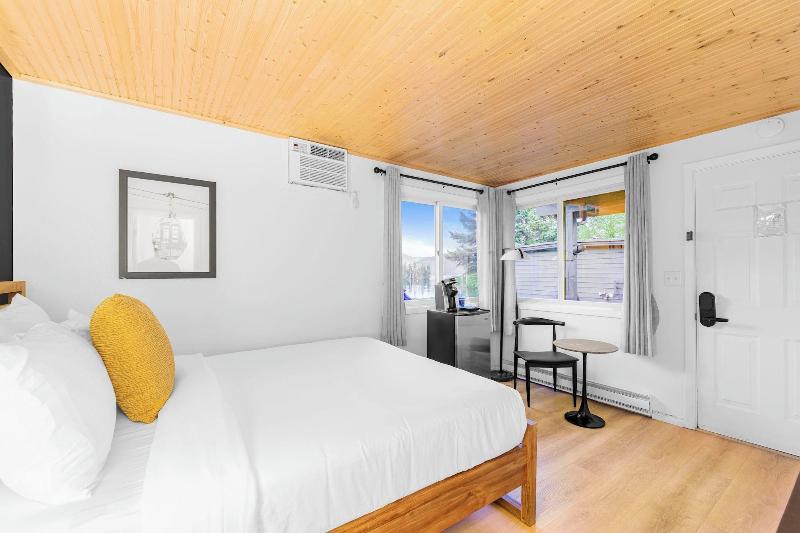 Placid Bay Hotel image
