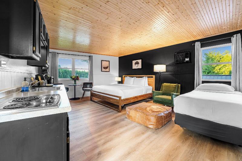 Placid Bay Hotel image