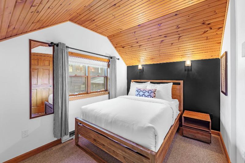 Placid Bay Hotel image