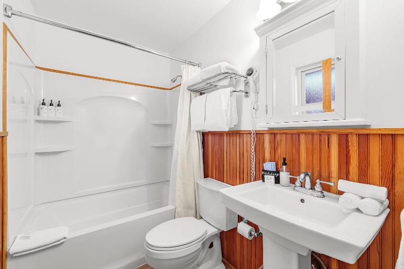 Placid Bay Hotel image