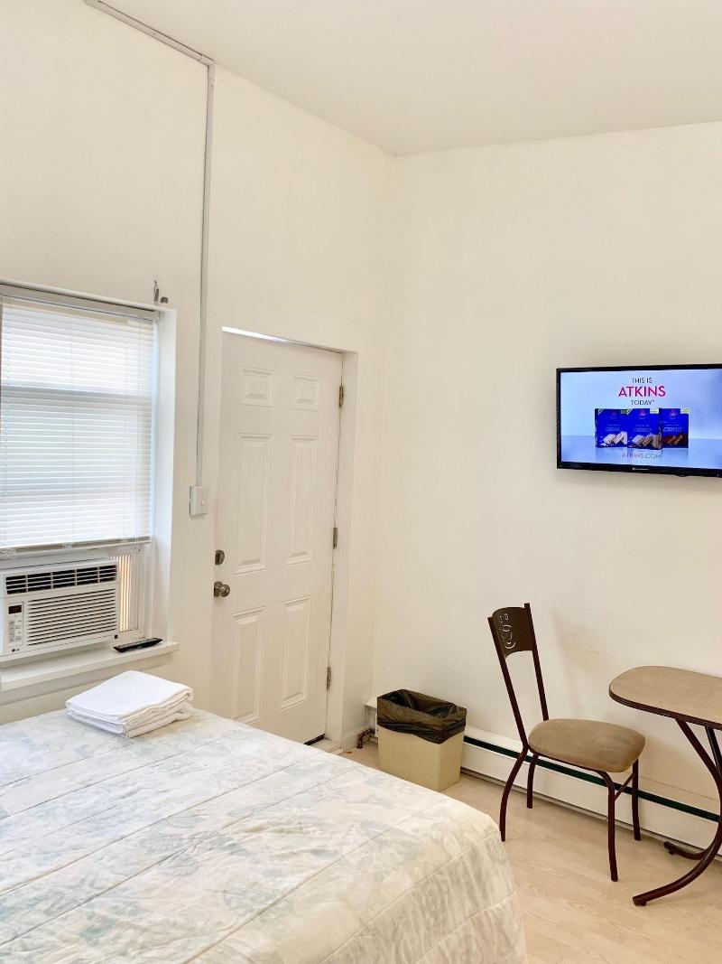 White Caps Motel image