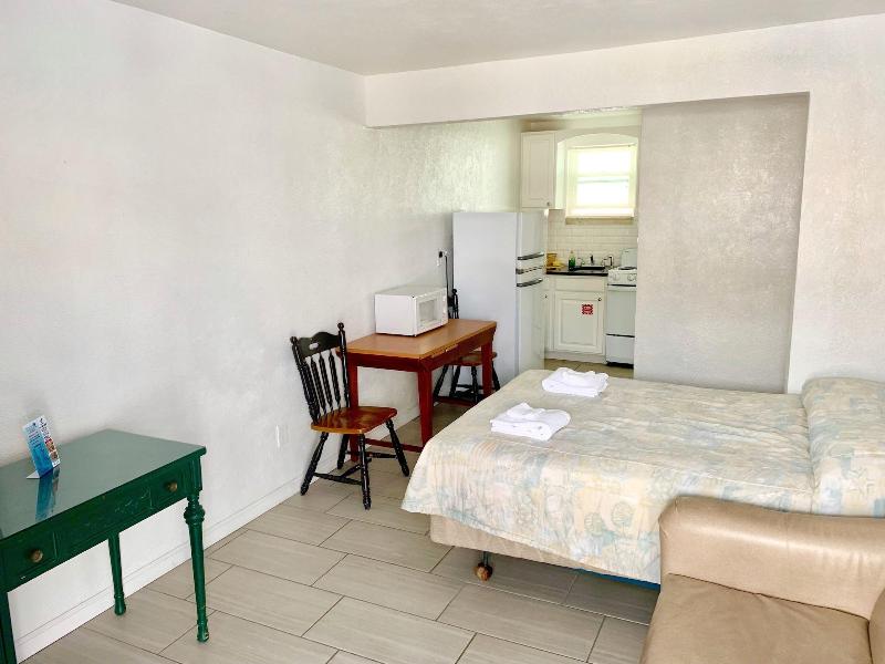 White Caps Motel image