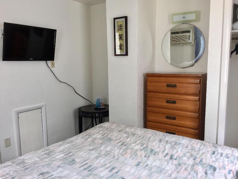 White Caps Motel image