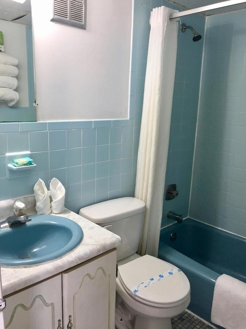 White Caps Motel image