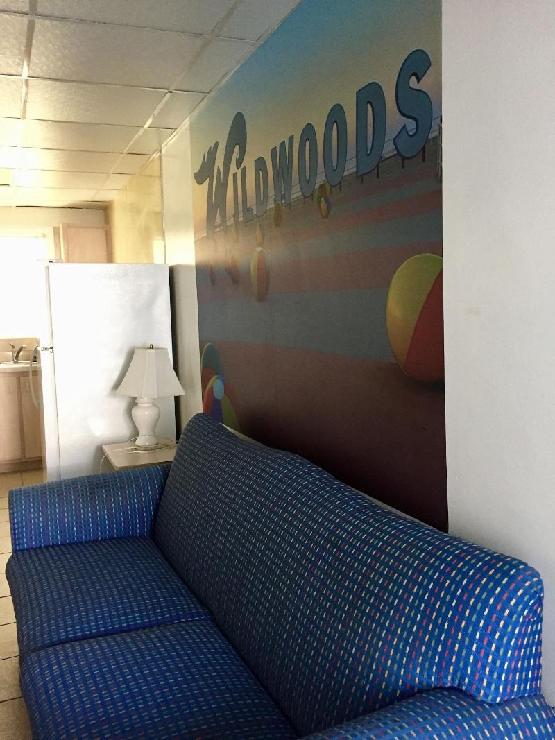 White Caps Motel image