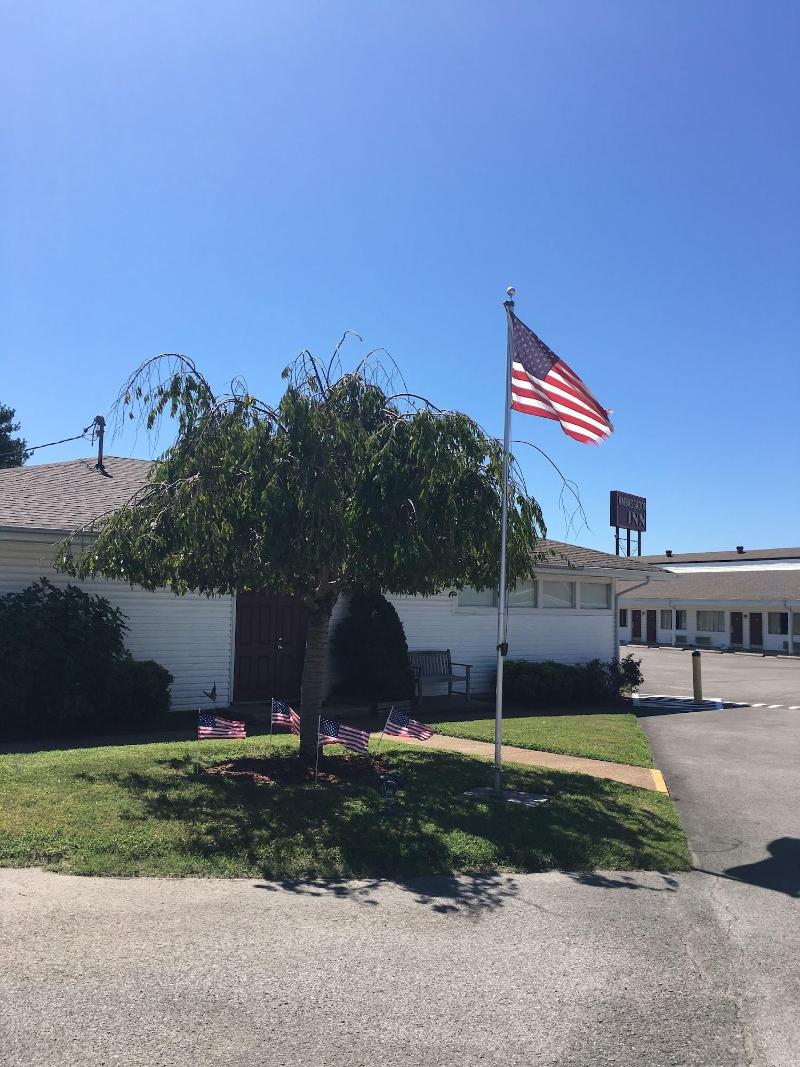 Ambassador Inn And Suites — general view