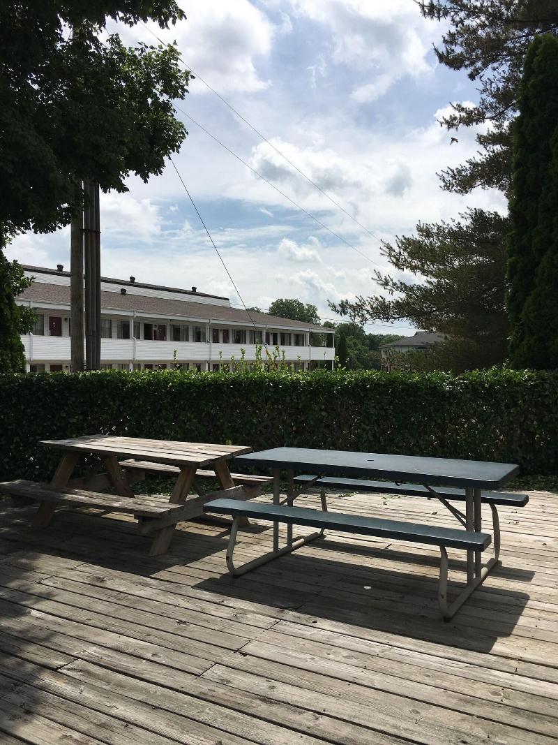 Ambassador Inn And Suites — general view