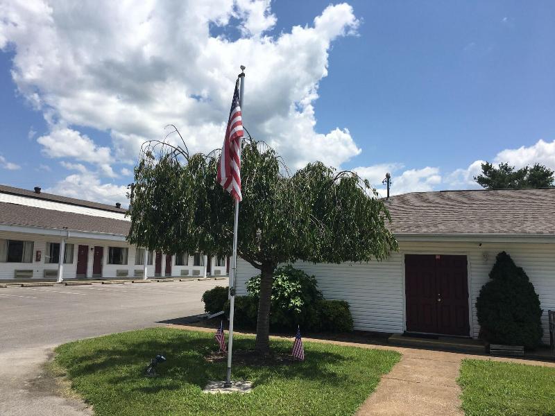 Ambassador Inn And Suites — general view