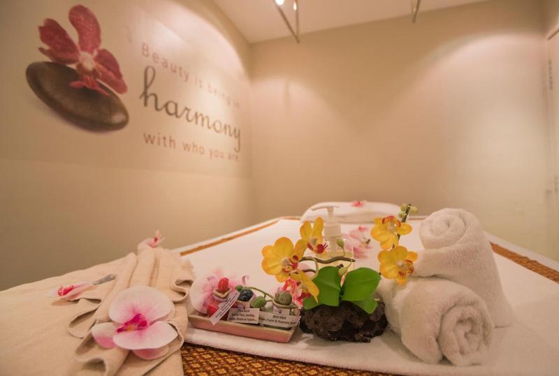 Hotel Muscat Holiday image
