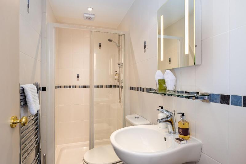 2 Cambridge Villas image
