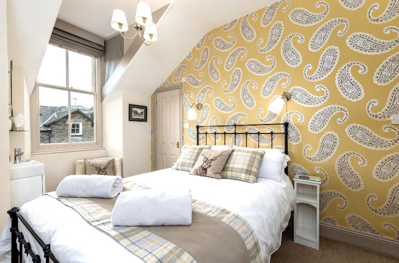 2 Cambridge Villas image