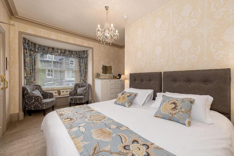 2 Cambridge Villas image