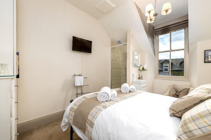 2 Cambridge Villas image