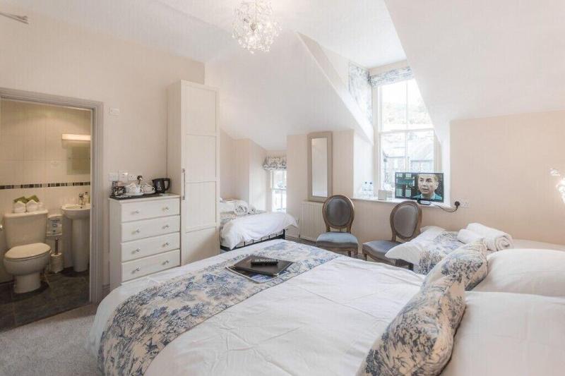 2 Cambridge Villas image