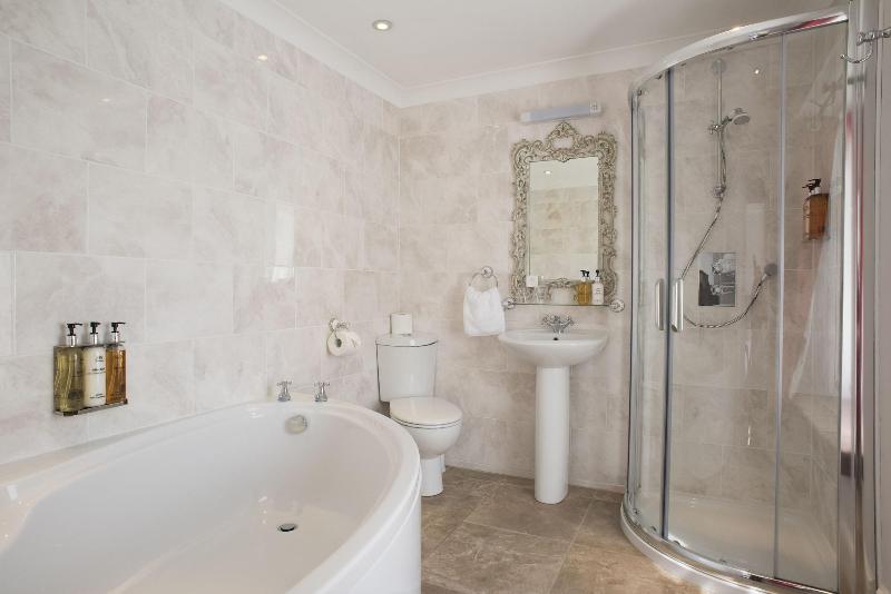 Royal Seven Stars Hotel image