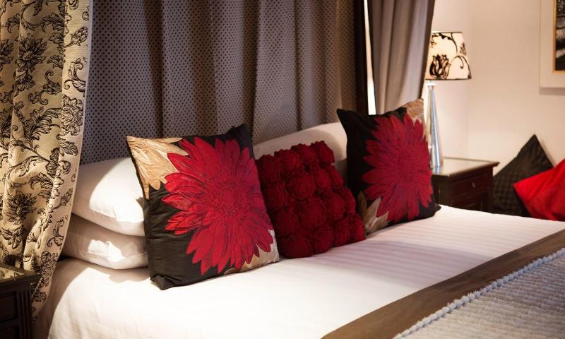 Royal Seven Stars Hotel image