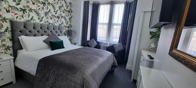 Sunflower Lodge image