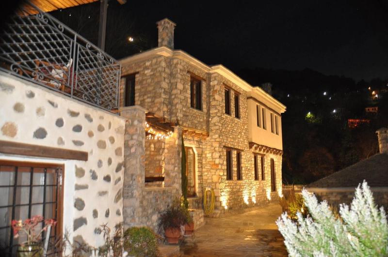 To Stefani Tis Makrinas