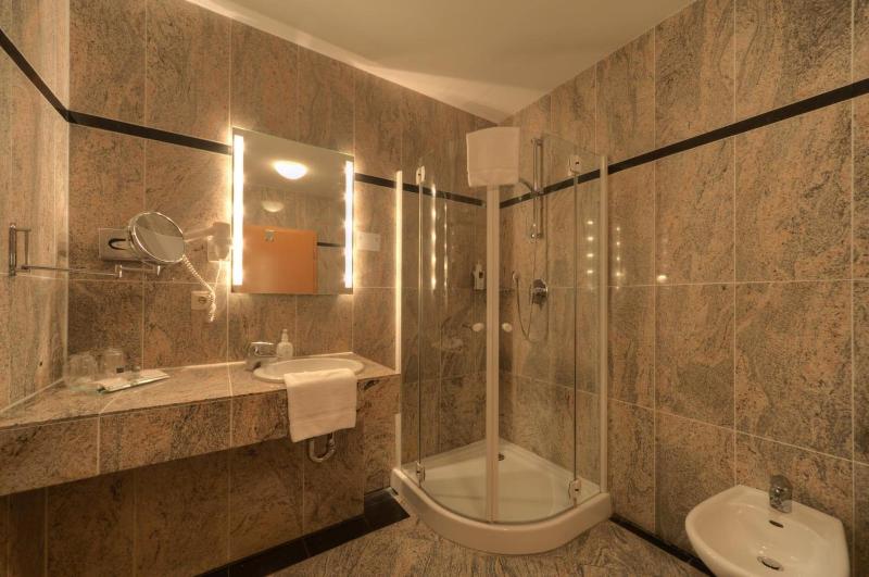 Hotel Lahnschleife image