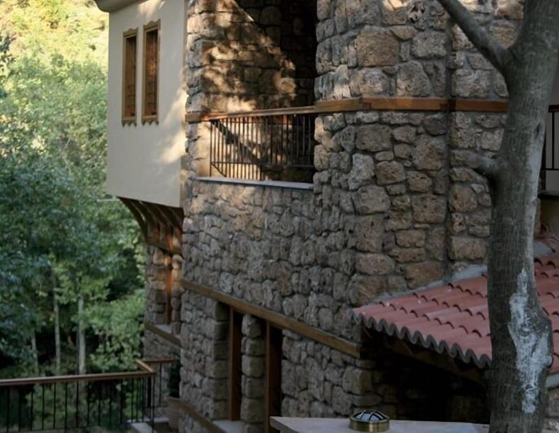 Roes Suites