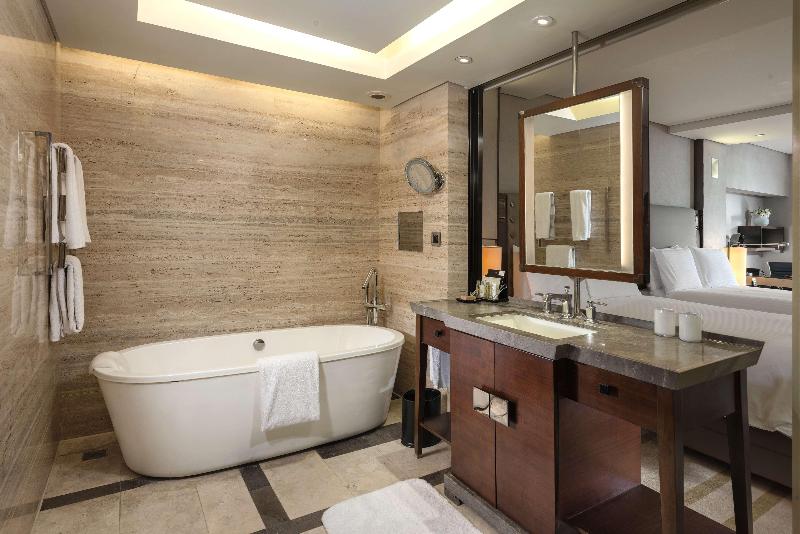 Hilton Beijing Wangfujing image
