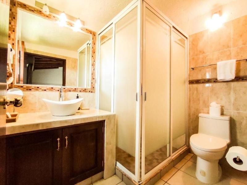 La Buena Vibra Retreat And Spa Hotel image