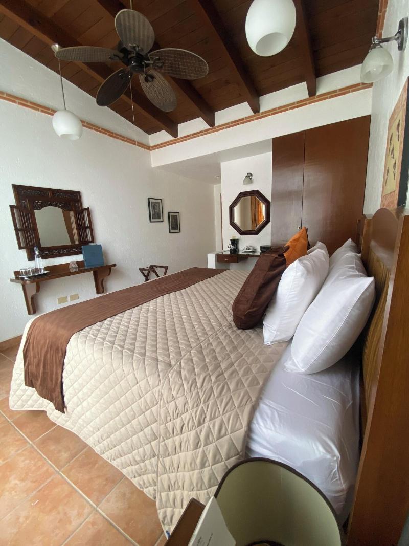 La Buena Vibra Retreat And Spa Hotel image