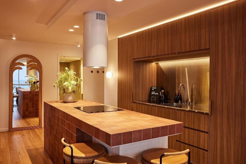 Burleigh Beach Tower image