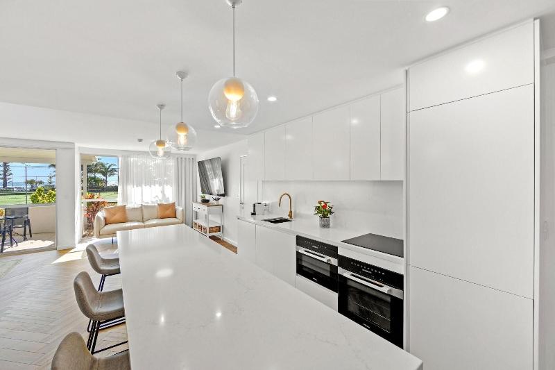 Burleigh Beach Tower image