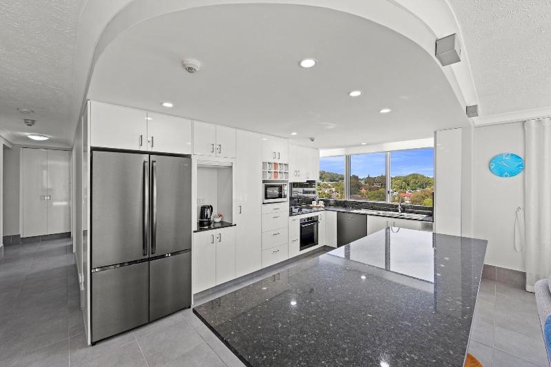 Burleigh Beach Tower image