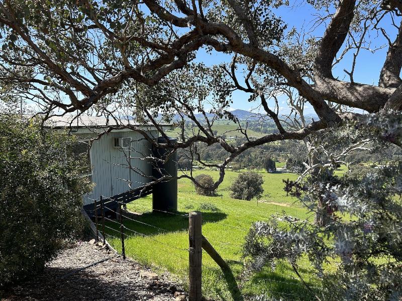 Burnt Creek Cottages Mansfield image