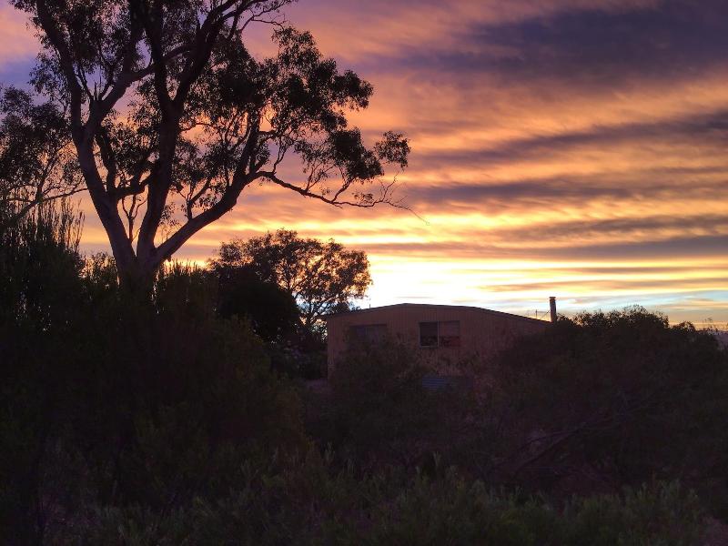 Burnt Creek Cottages Mansfield image