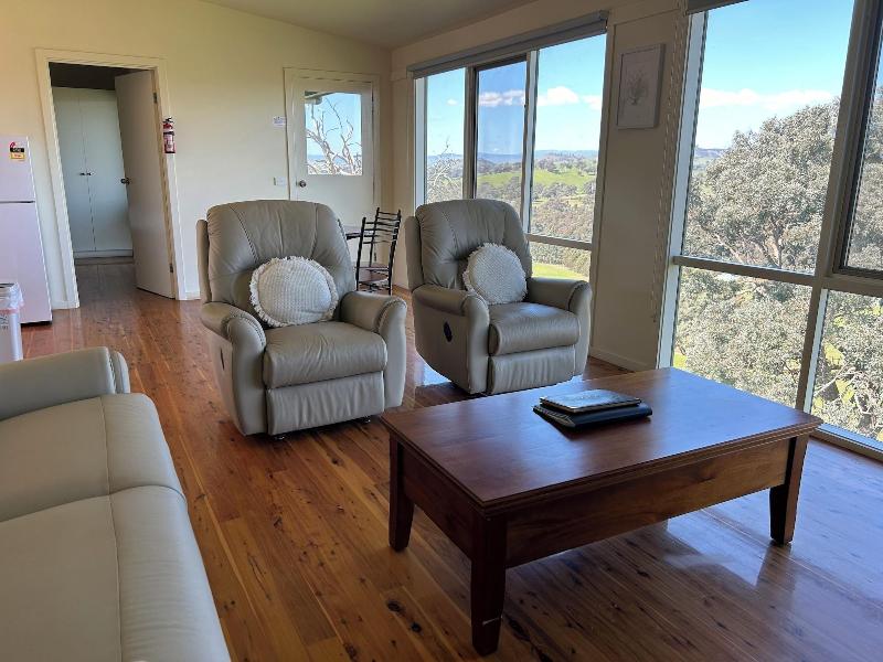 Burnt Creek Cottages Mansfield image