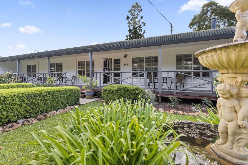 Birds N Bloom Cottages image
