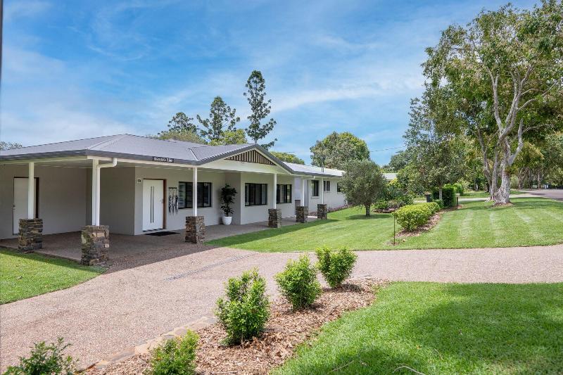 Birds N Bloom Cottages image